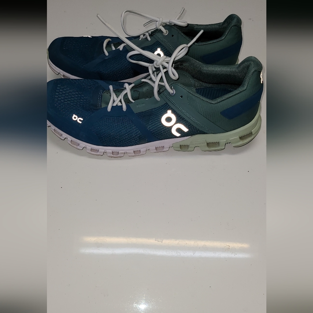 On Cloud Running Cloud Runner Sneakers Tennis Sho… - image 4